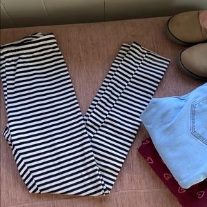 Black & white stripe leggings